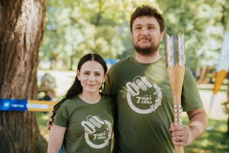 Gloria Kotnik, deskarka na snegu in dobitnica olimpijske medalje na OI v Pekingu v družbi zaposlenih